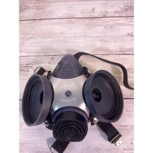 MSA Comfo Dual Cartridge Respirator Size M Hycar Rubber Face Mask